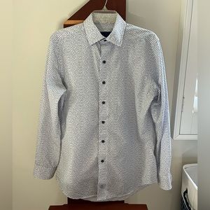 Men’s David Donahue long sleeve dress shirt. Size M.